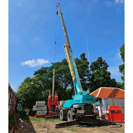 กดเสาเข็มด้วยระบบไฮดรอลิก (Jack in pile) กดเสาเข็มด้วยระบบไฮดรอลิก (Jack in pile)