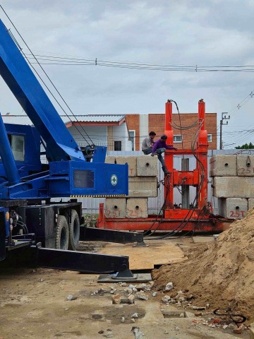 กดเสาเข็มด้วยระบบไฮดรอลิค กดเสาเข็มด้วยระบบไฮดรอลิค